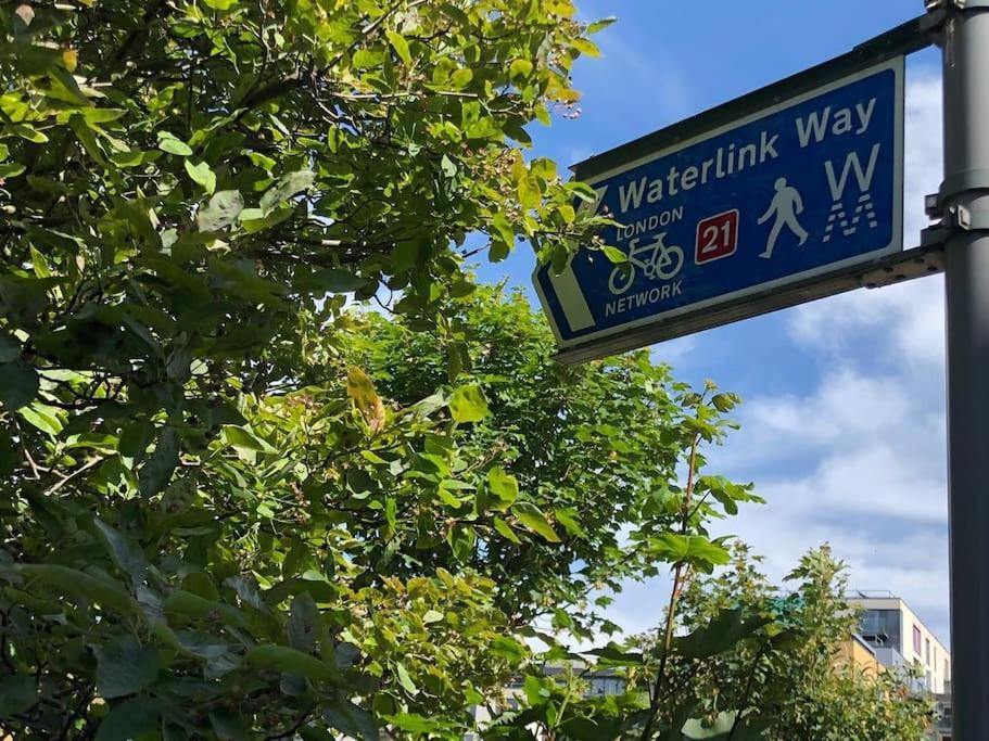 Morden Flat Close To Dlr Station With Free Parking Лондон Экстерьер фото