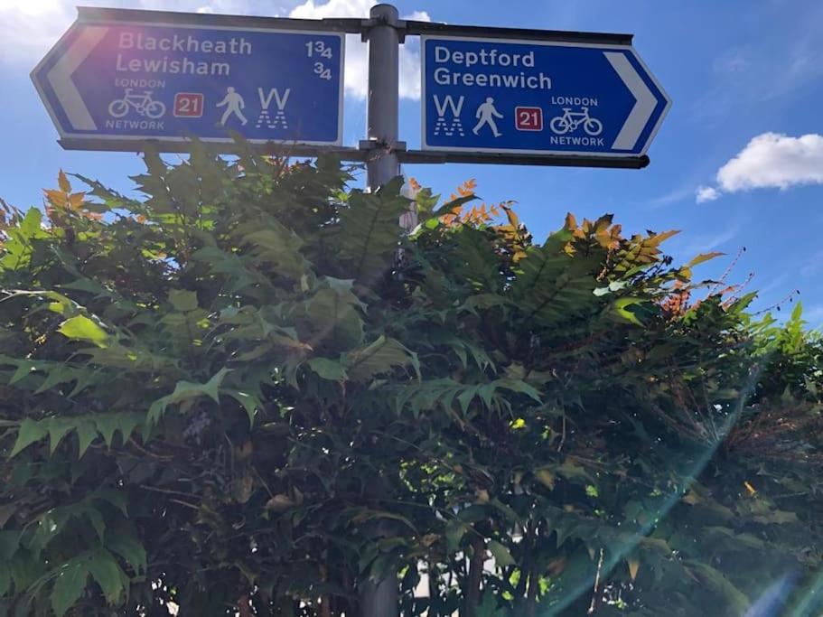 Morden Flat Close To Dlr Station With Free Parking Лондон Экстерьер фото